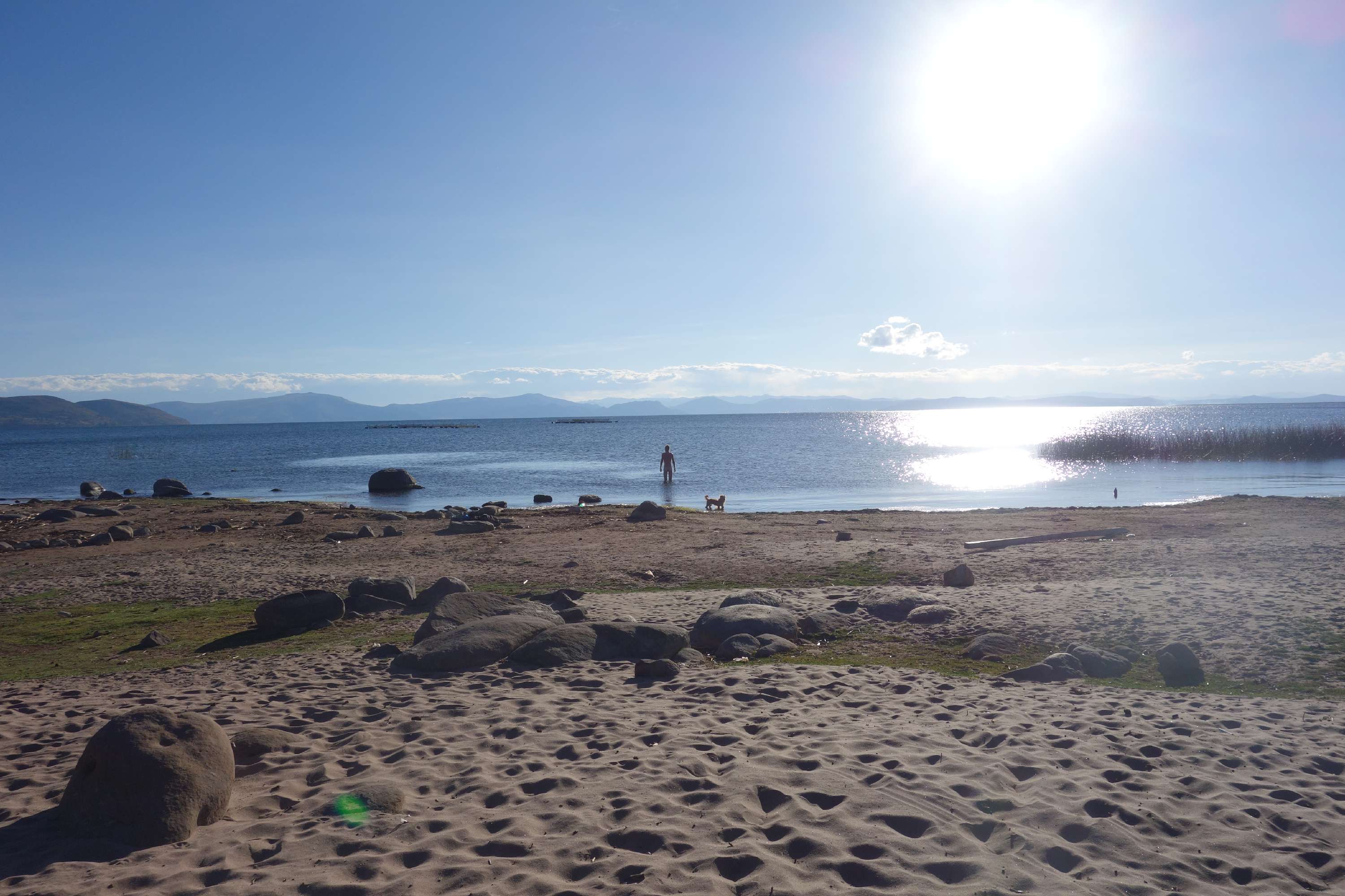 Baignade dans le lac Titicaca